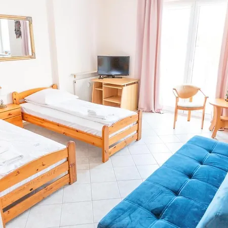 Al-dom Przy Plazy Колобжег